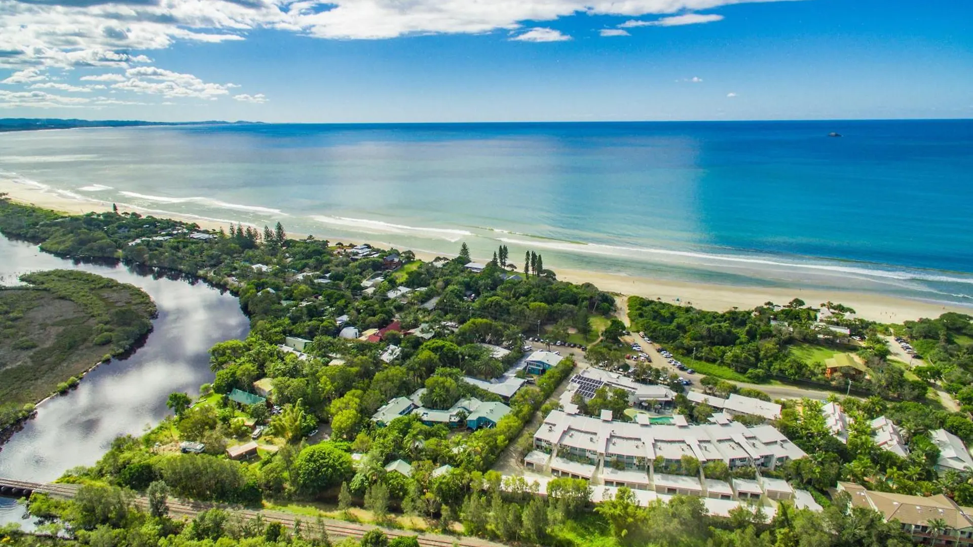East On Byron Bay Apartments 4*,
